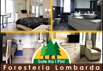 Sole tra i pini - foresteria lombarda has Balcony rooms