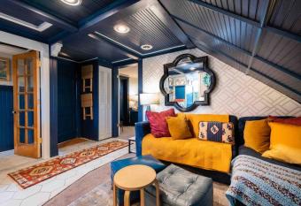 Stylish Old Louisville 1 Bedroom Apartment allows 18 year olds to book a room