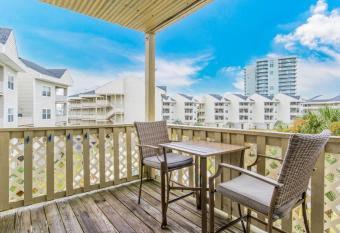 Baywatch F5 has Balcony rooms