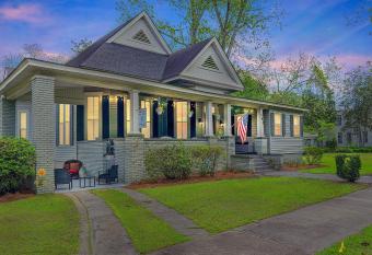 Baker Street Bed and Breakfast allows 18 year olds to book a room