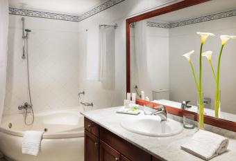 Hotel Las   guilas Tenerife, Affiliated by Meli   allows 18 year olds to book a room