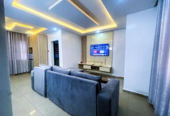 1bedroom shortlet apartment wuse 2 allows 18 year olds to book a room