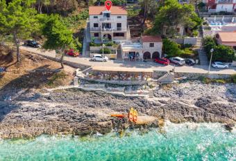 Apartments by the sea Prigradica, Korcula - 20871 has Balcony rooms