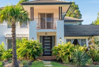 Byron Studio Apartment has Balcony rooms