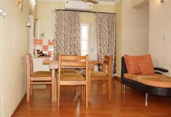 Omega Lux Stay has Balcony rooms