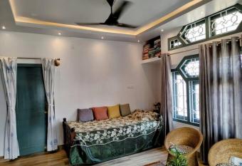    Carebnb    Luxury Homestay AC Rooftop Free Parking allows 18 year olds to book a room