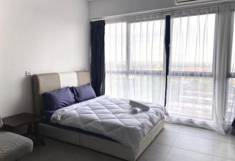 Bell Suites near KLIA by TR Homestay allows 18 year olds to book a room