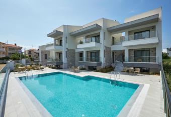 GreyStoneApartments has Balcony rooms