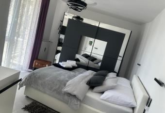 Fiorino Apartment-Studio with balcony Rijeka allows 18 year olds to book a room