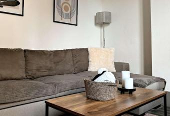 Cosy Dunkerquois allows 18 year olds to book a room