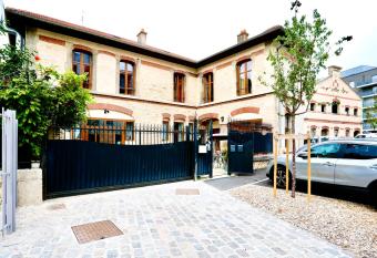 Villa Kronberg allows 18 year olds to book a room