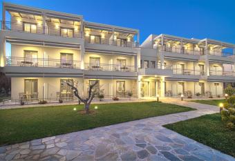 Oliva Suites has Balcony rooms