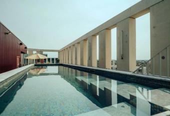 JOST Auberge de Jeunesse Bordeaux Gare Saint Jean allows 18 year olds to book a room