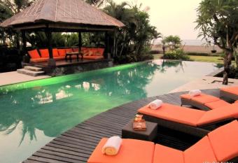 Beach villa Bali has Balcony rooms