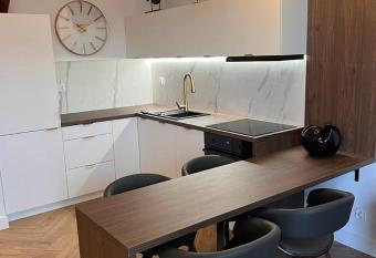 Lux apartament centrum Gdyni Plac Unii - JM. Apartments Gdynia allows 18 year olds to book a room