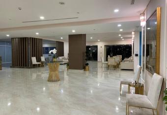 Lusail R46 Apartments has Balcony rooms