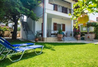 Villa Pleiades #2 has Balcony rooms