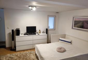 Studio   quip   jasmin has Balcony rooms