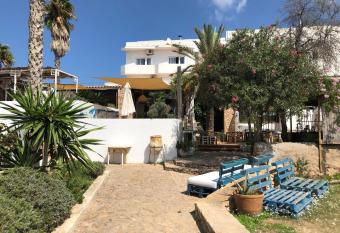 Hostal Illes Piti  ses has Balcony rooms