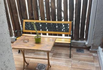 Alojamientos Mis nonos allows 18 year olds to book a room