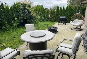 Real luxury 4 bedroom home beautiful mountain view has Balcony rooms