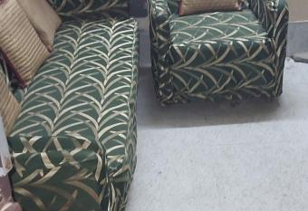 Shri Bankey Bihari Yatri Niwas allows 18 year olds to book a room