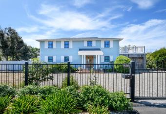 Hampton House BnB allows 18 year olds to book a room