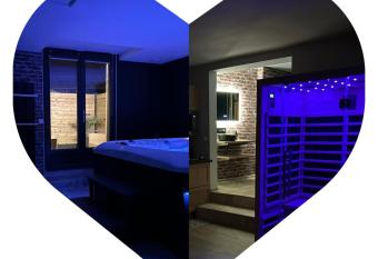 Le cocooning allows 18 year olds to book a room