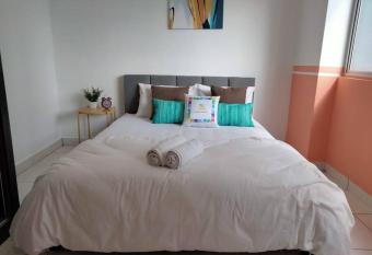 Homey 3BR 4-7Pax Damansara Perdana near IKEA allows 18 year olds to book a room