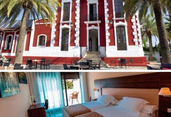 Hotel Finca Los Abetos allows 18 year olds to book a room