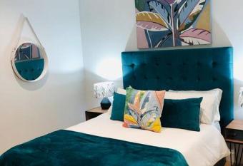 Glamour Galore at The Ellipse Waterfall City has Balcony rooms