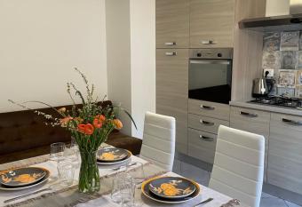 Appartamento Flaminia allows 18 year olds to book a room