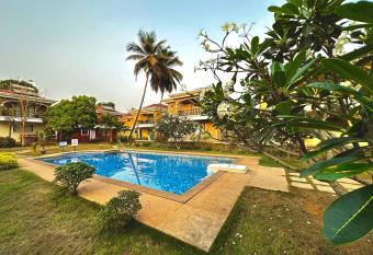 Luxurious 3-bedroom bungalow by the beach has Balcony rooms