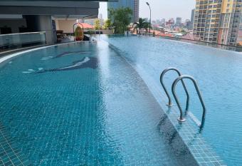 B70 HC Rental Apartment at TK Central with Swimming Pool & Gyms allows 18 year olds to book a room