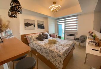 LeisureStay Studio @ Azure North allows 18 year olds to book a room