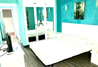 HOTEL EN PARAJE NATURAL OROPESA/TORREBLANCA allows 18 year olds to book a room