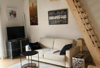 Ruhig und Zentral allows 18 year olds to book a room