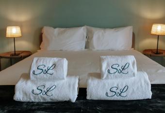 Sweet living Porto allows 18 year olds to book a room