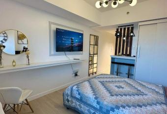 NEW! Azure North The First Society Studio & Netflix has Balcony rooms