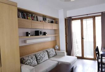 Serdika s Sanctuary has rooms with a private hot tub