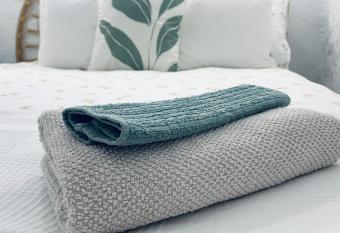 Casita Menta - Alojamiento   nico en el Centro de Torrox allows 18 year olds to book a room