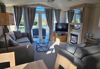 Beautiful caravan near Edinburgh nr 14 has Balcony rooms