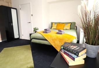 New Stylish Studio with Private Garden no 1 allows 18 year olds to book a room