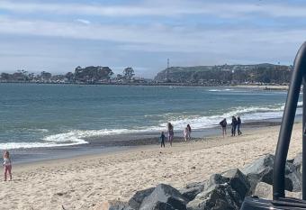 Surfers Location has Balcony rooms