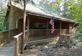 C19, One bedroom luxury, log-sided Couple's Cottage with private hot tub and unique extras cottage has Balcony rooms