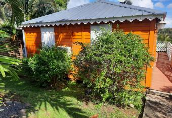 Bungalow calme et agr  able has Balcony rooms