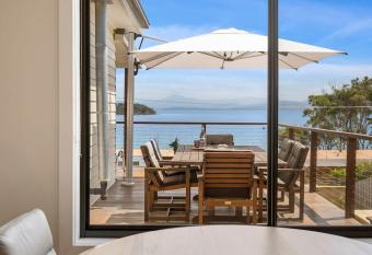 (null) allows 18 year olds to book a room