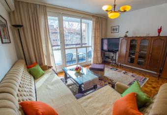 Apartment Time allows 18 year olds to book a room