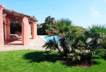 Villa Denise Stintino has Balcony rooms