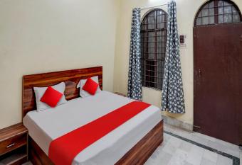 OYO Flagship 80996 Old Villa allows 18 year olds to book a room